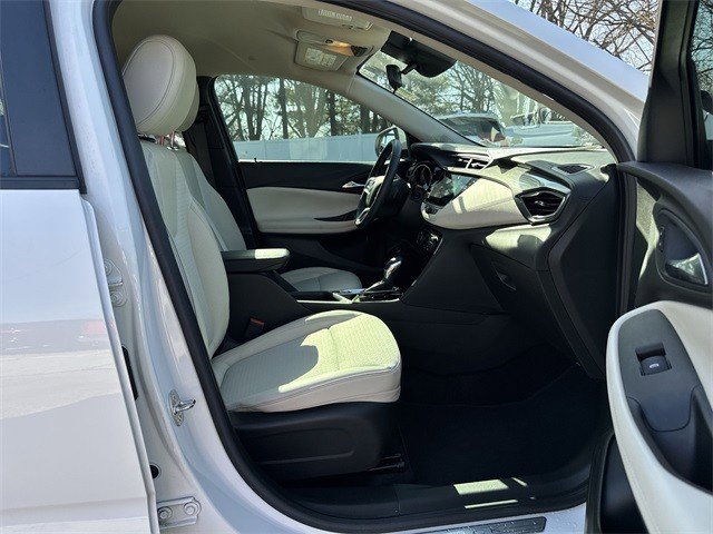 Used 2022 Buick Encore GX Select image 32