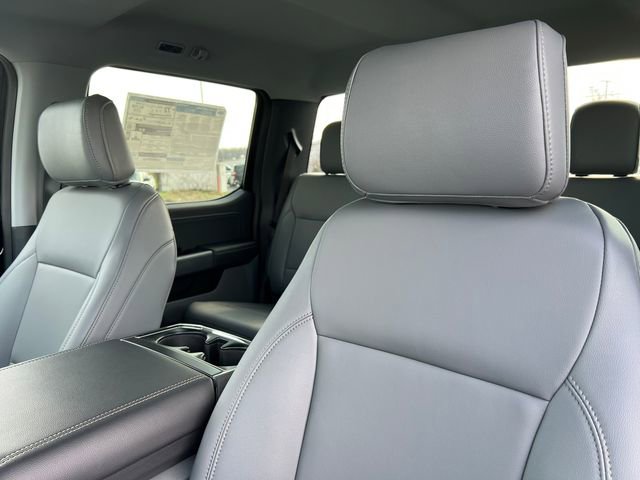 New 2025 Ford F150 Lightning Flash AWD/4WD image 17