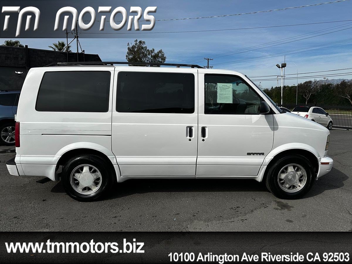 Used 2000 GMC Safari Passenger w/ Sle Marketing Option Pkg 2 RWD image 18
