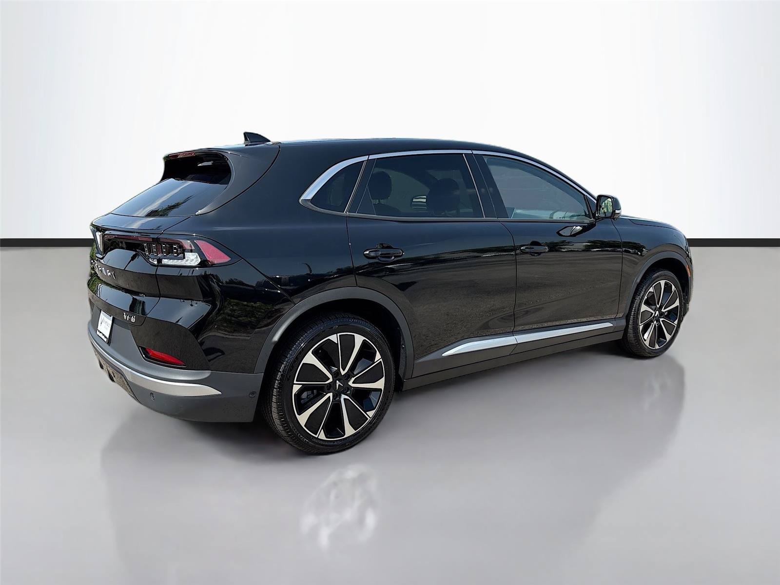 New 2025 VinFast VF 8 Plus AWD/4WD image 7