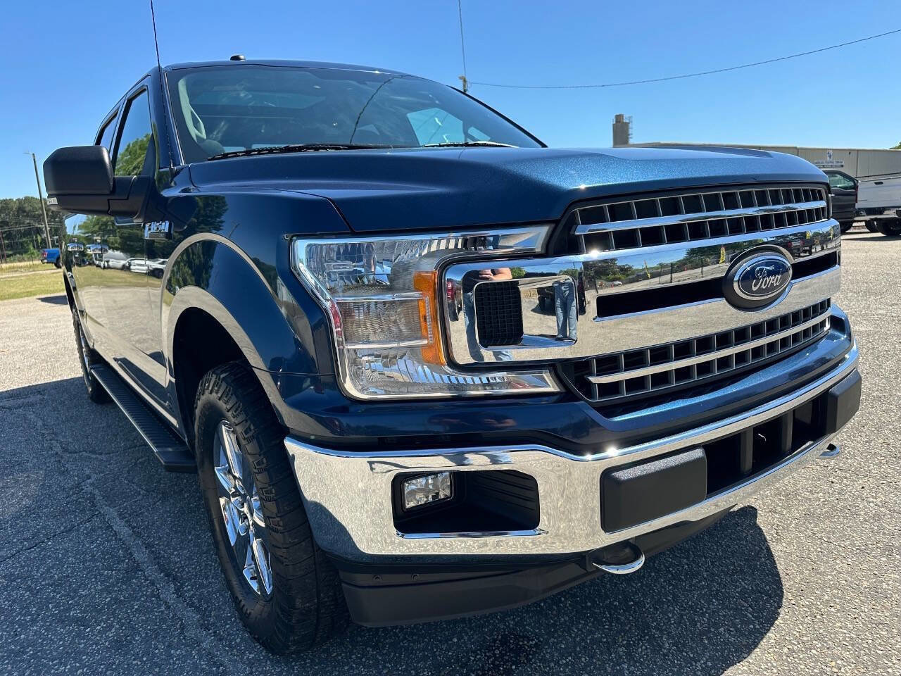 Used 2018 Ford F150 XLT w/ Equipment Group 302A Luxury AWD/4WD image 11