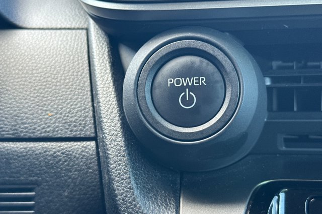 Certified 2025 Toyota Prius LE FWD image 27