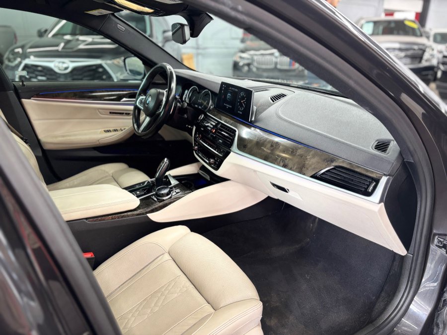 Used 2018 BMW M550i xDrive AWD/4WD image 21
