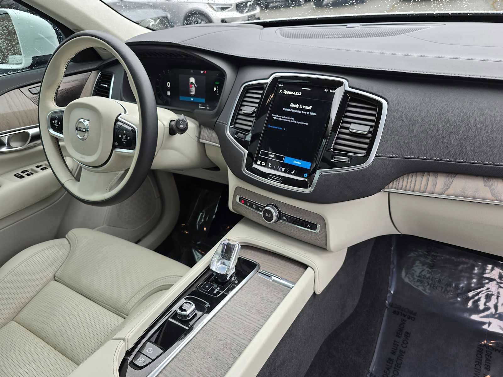 Certified 2023 Volvo XC90 T8 Ultimate w/ Lounge Package image 10