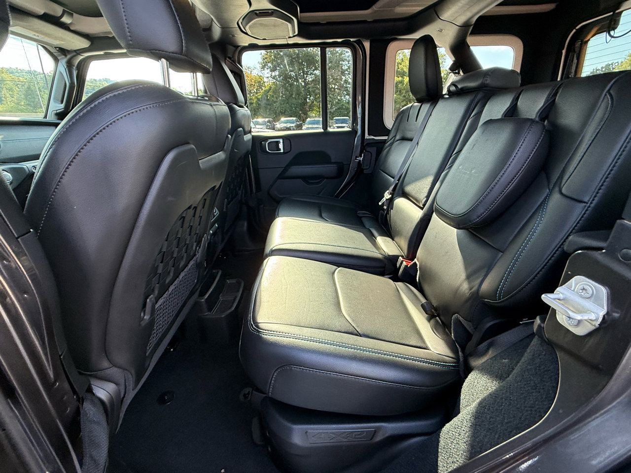 Used 2022 Jeep Wrangler Unlimited Rubicon 4xe w/ Dual Top Group image 31