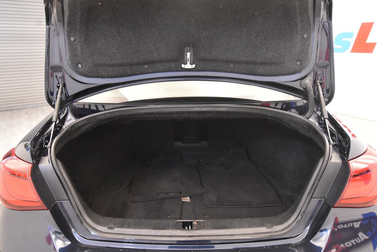 Used 2016 INFINITI Q70 L 3.7 w/ Technology Package image 39