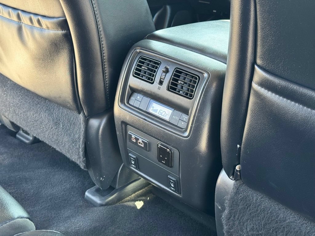 Used 2019 Nissan Pathfinder SL FWD image 22