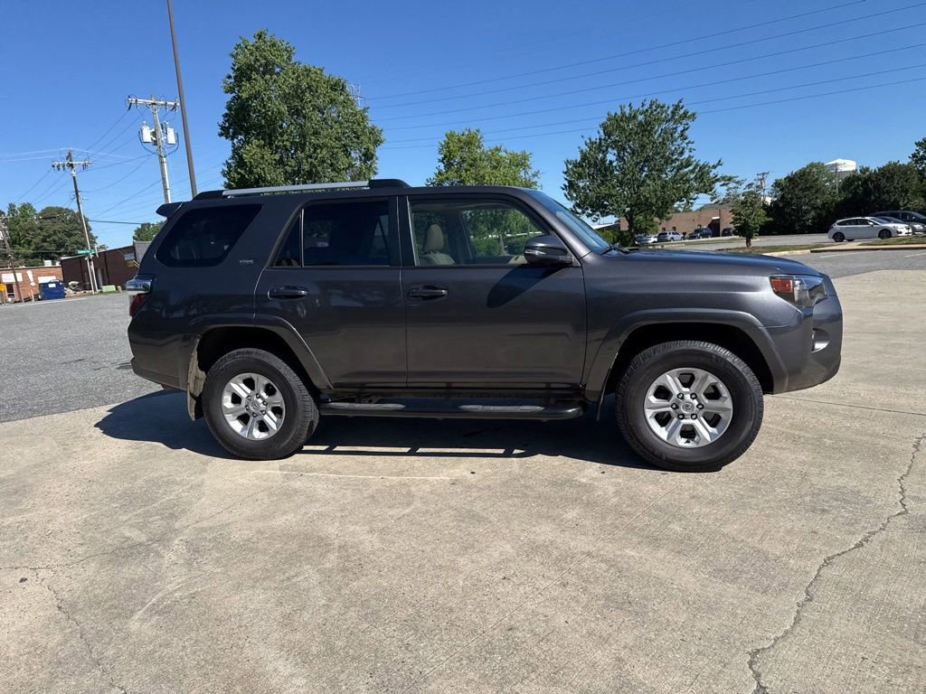 Used 2022 Toyota 4Runner SR5 Premium w/ Moonroof Package AWD/4WD image 5