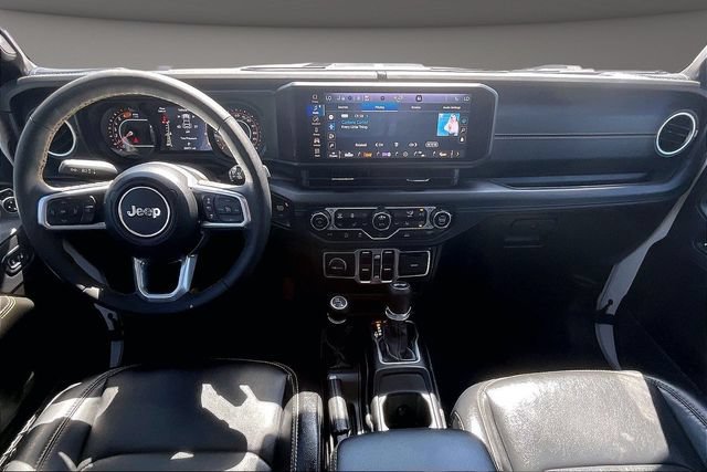 Used 2024 Jeep Wrangler Unlimited Sahara AWD/4WD image 13