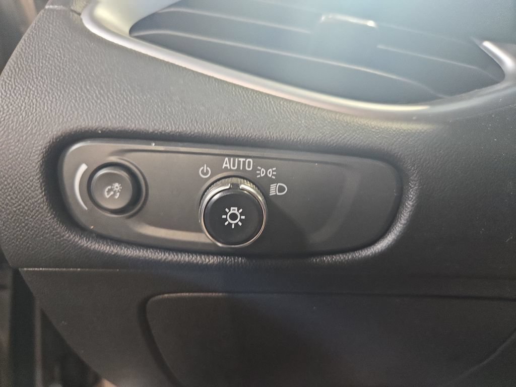 Used 2023 Chevrolet Malibu LT FWD image 28