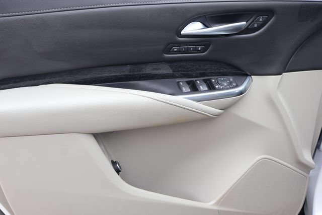 Used 2022 Cadillac XT4 Premium Luxury w/ Enhanced Visibility Package FWD image 13