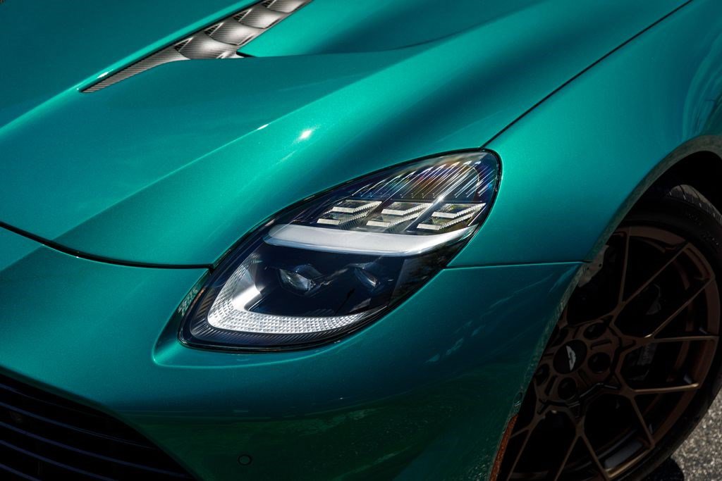 Used 2025 Aston Martin Vanquish RWD image 42