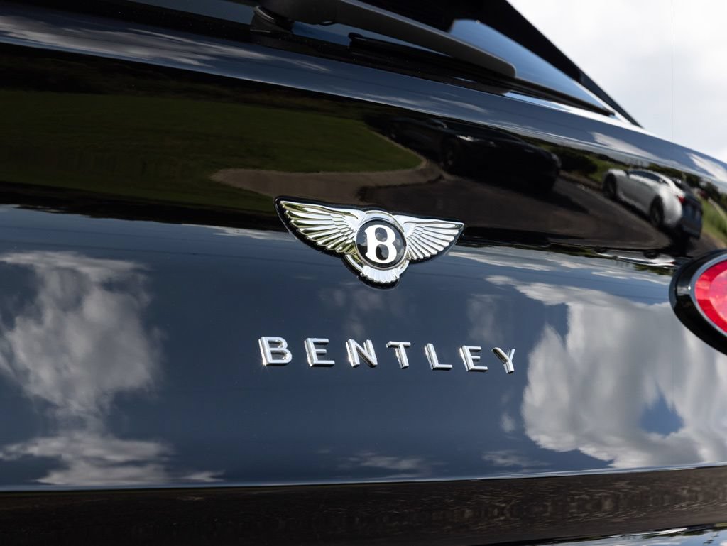 Used 2025 Bentley Bentayga AWD/4WD image 67