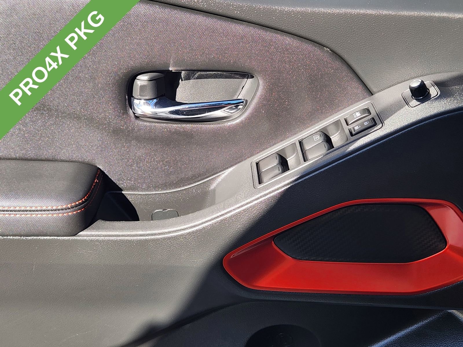 Used 2024 Nissan Frontier PRO-4X w/ Off-Road Protection Package image 26