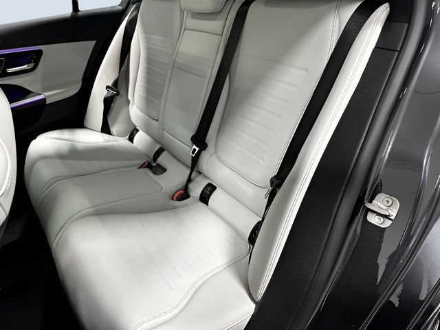 Used 2025 Mercedes-Benz C 300 4MATIC Sedan image 38