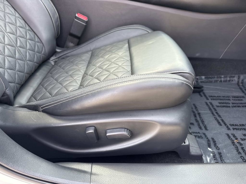 Used 2017 Nissan Maxima Platinum FWD image 12