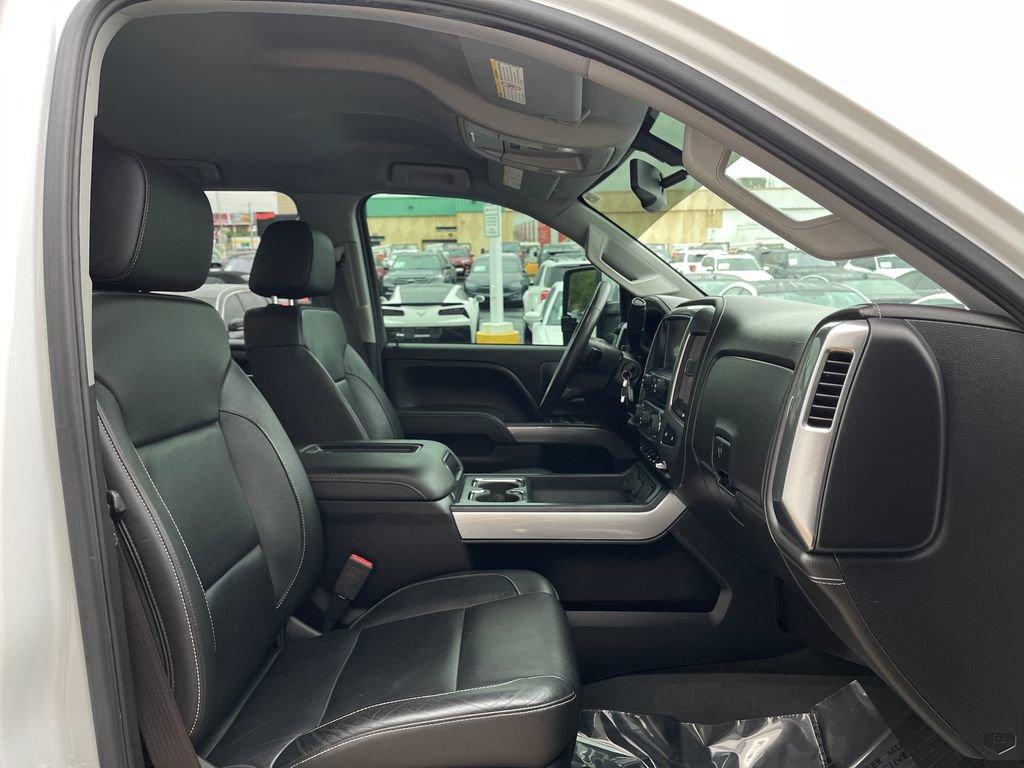 Used 2017 Chevrolet Silverado 2500 LTZ w/ Vortec Plus Package image 31
