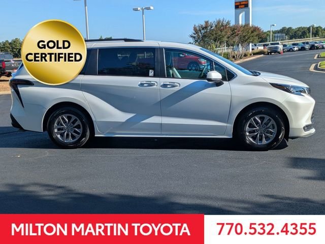 Certified 2026 Toyota Sienna XLE FWD image 4