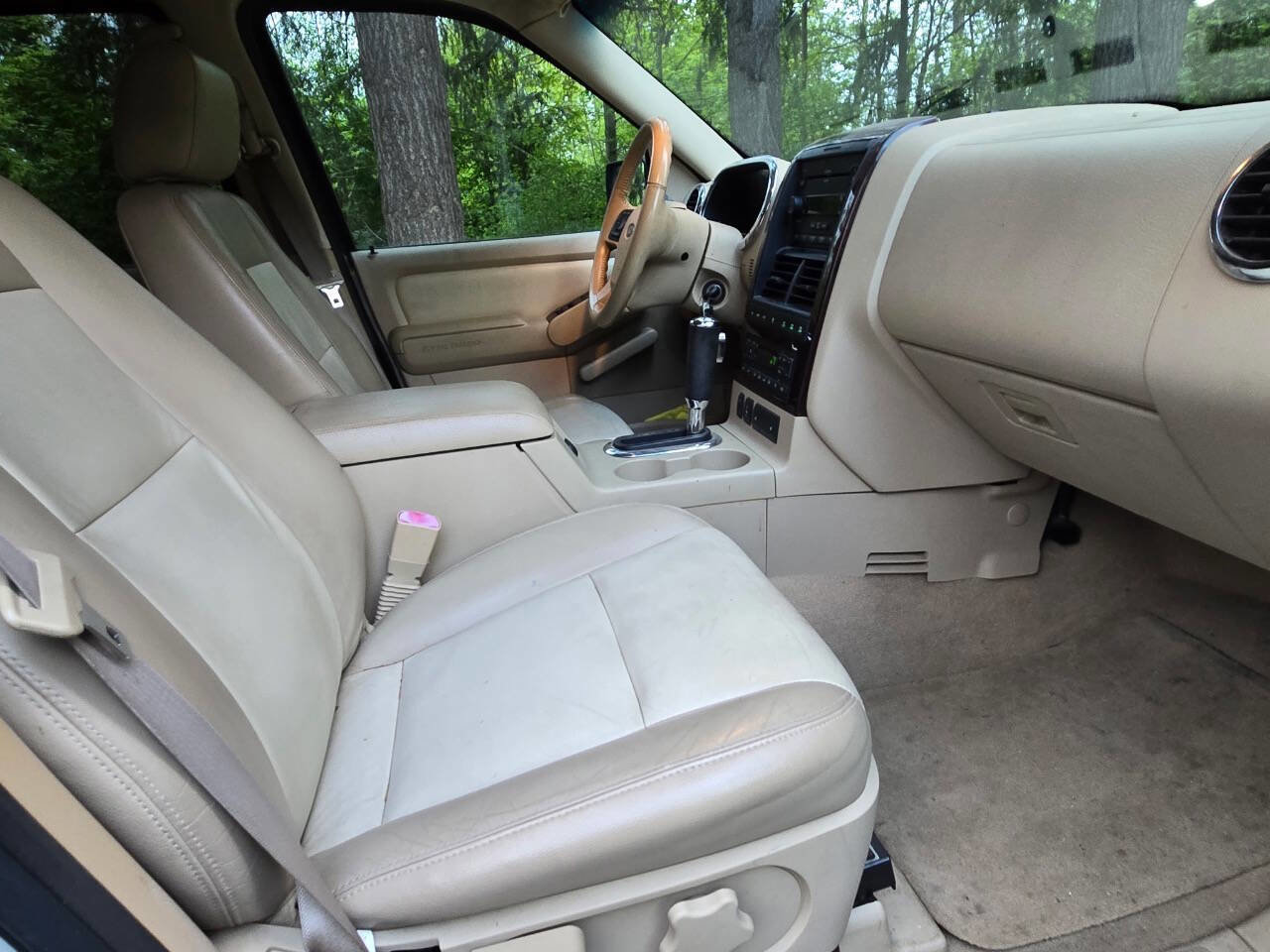 Used 2006 Ford Explorer Limited AWD/4WD image 2