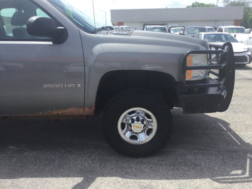Used 2009 Chevrolet Silverado 2500 W/T AWD/4WD image 9