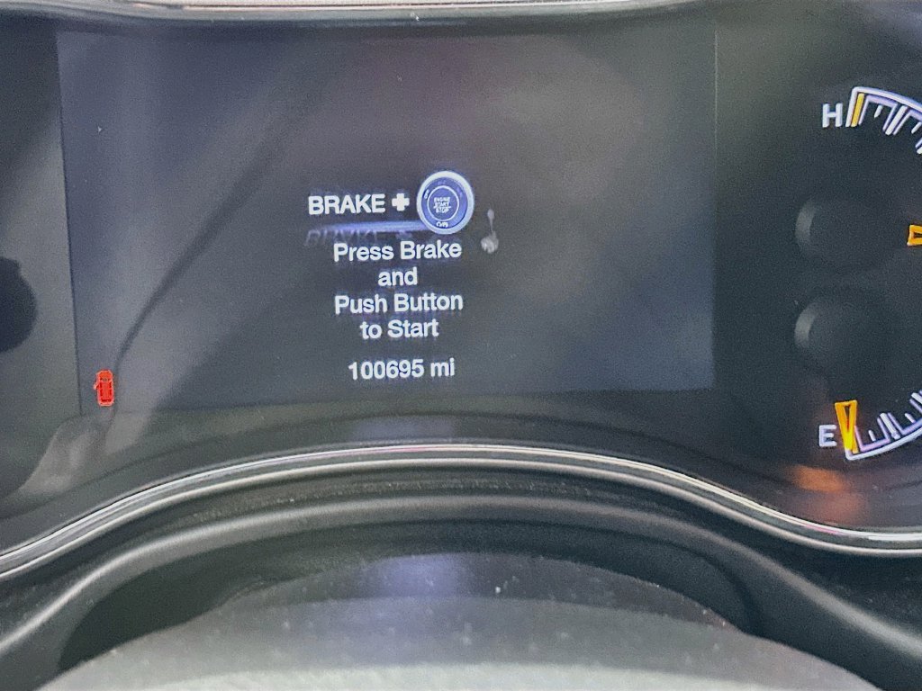 Used 2019 Jeep Grand Cherokee Laredo AWD/4WD image 17