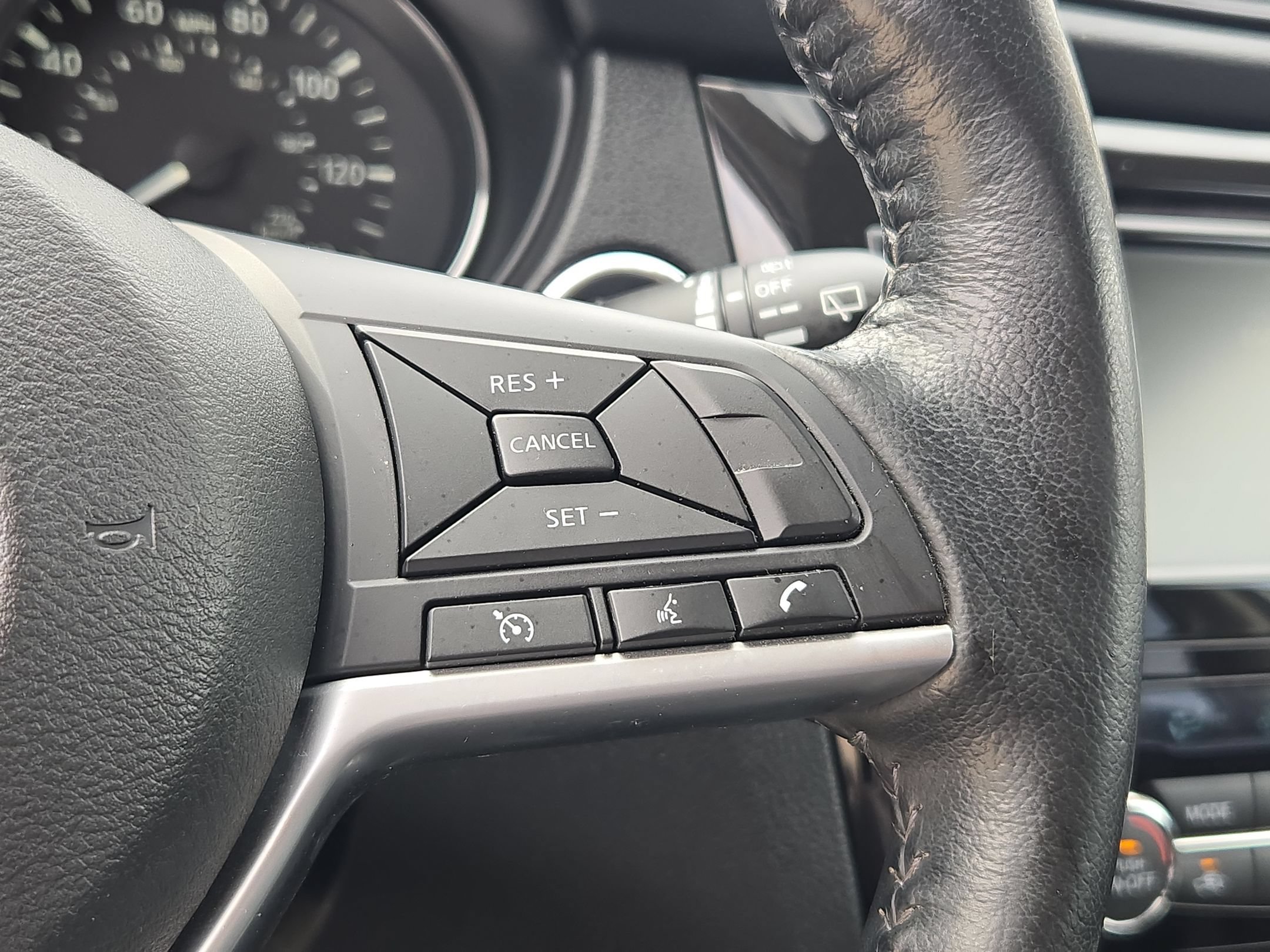 Used 2020 Nissan Rogue SV FWD image 21
