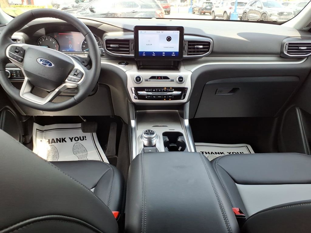 Used 2024 Ford Explorer XLT w/ Equipment Group 202A AWD/4WD image 14