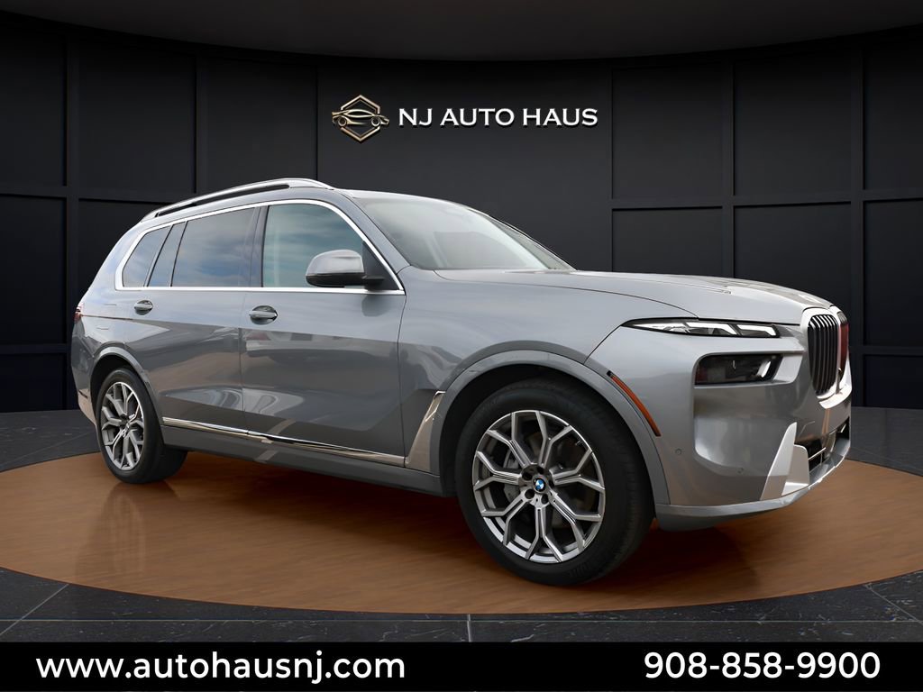 Used 2025 BMW X7 xDrive40i image 1