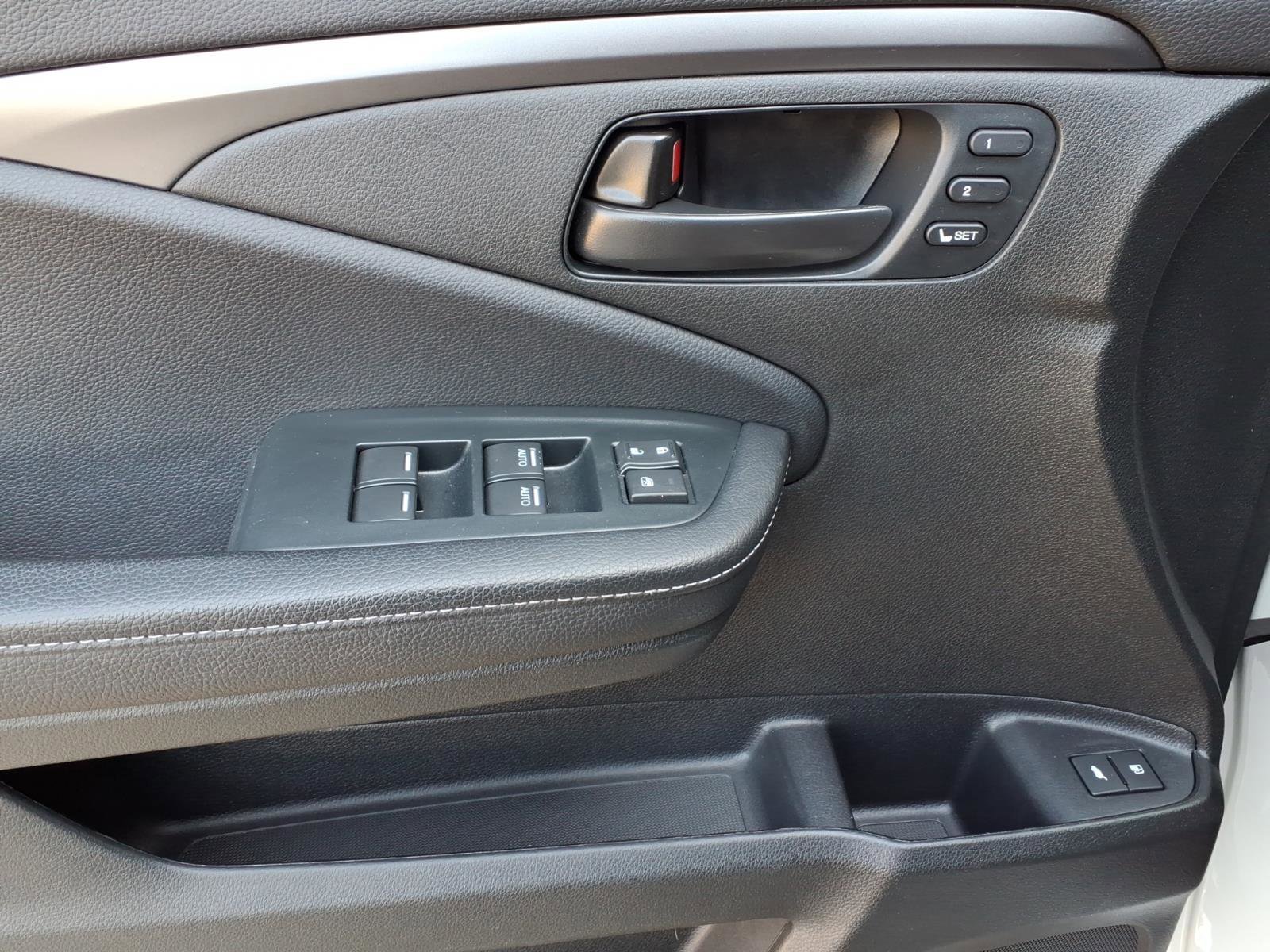 Used 2023 Honda Passport EX-L image 34