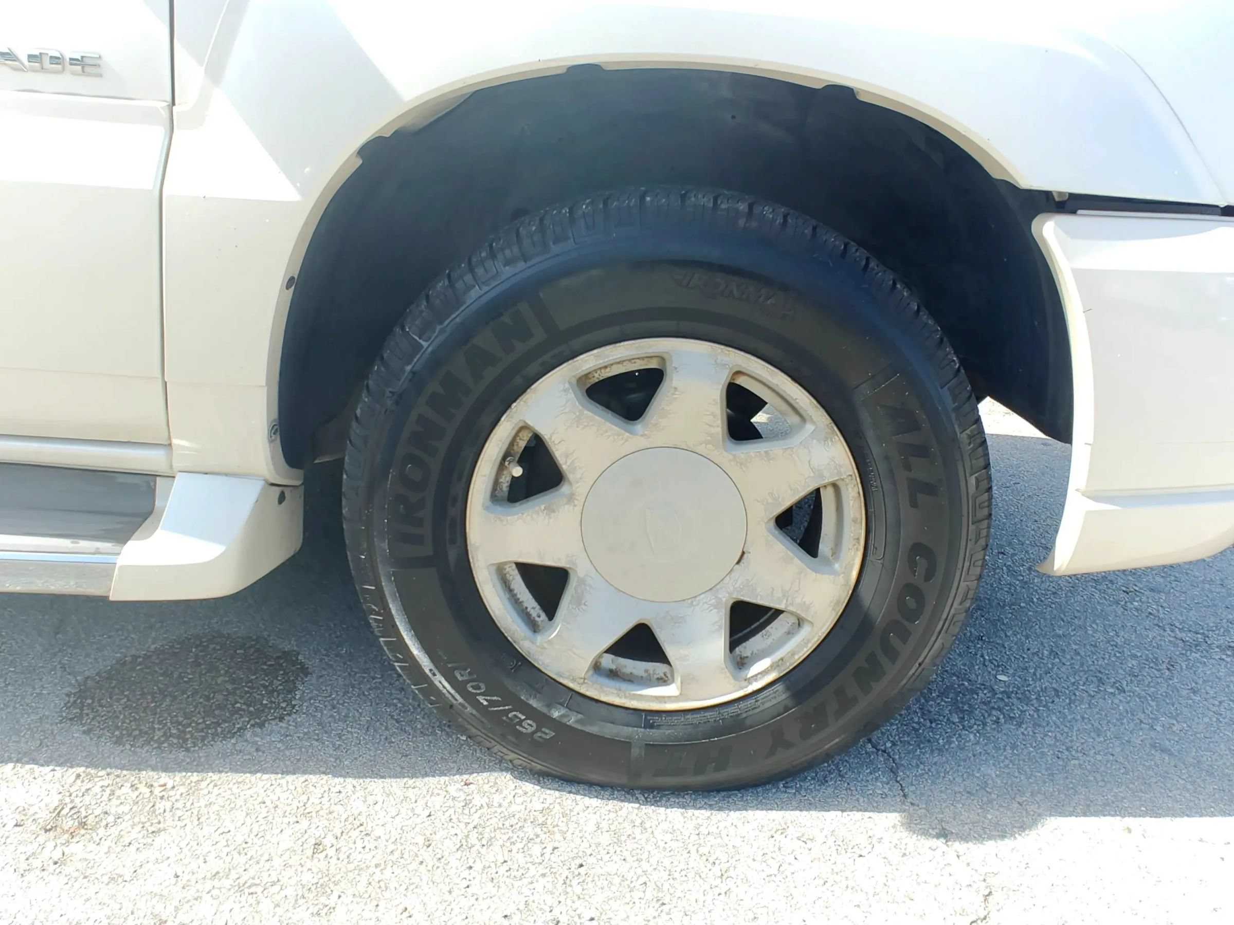 Used 2005 Cadillac Escalade 2WD image 34