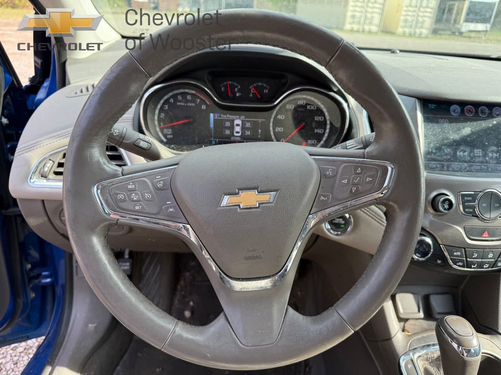 Used 2017 Chevrolet Cruze Premier FWD image 10