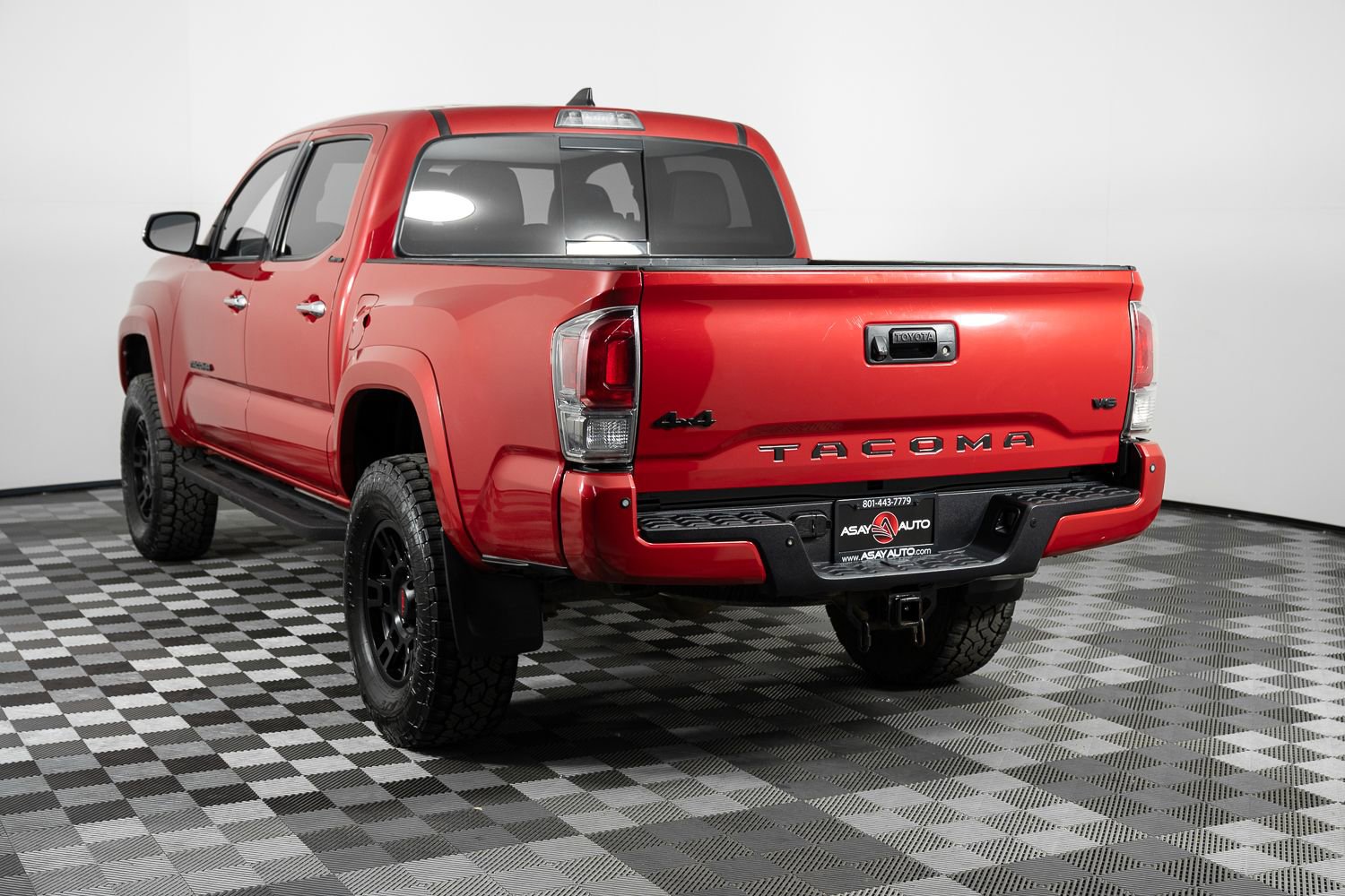 Used 2017 Toyota Tacoma Limited image 5