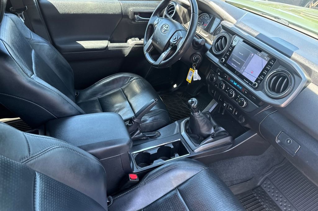 Used 2021 Toyota Tacoma TRD Off-Road w/ TRD Premium Off Road Package AWD/4WD image 15