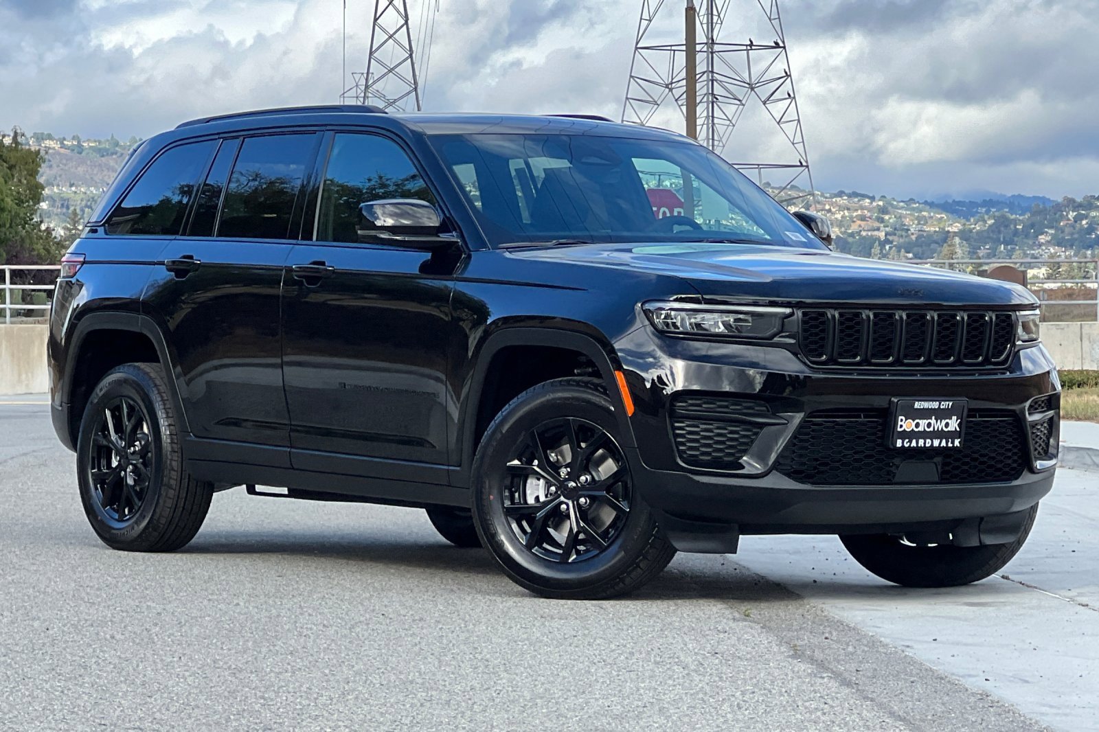 New 2025 Jeep Grand Cherokee Altitude image 2