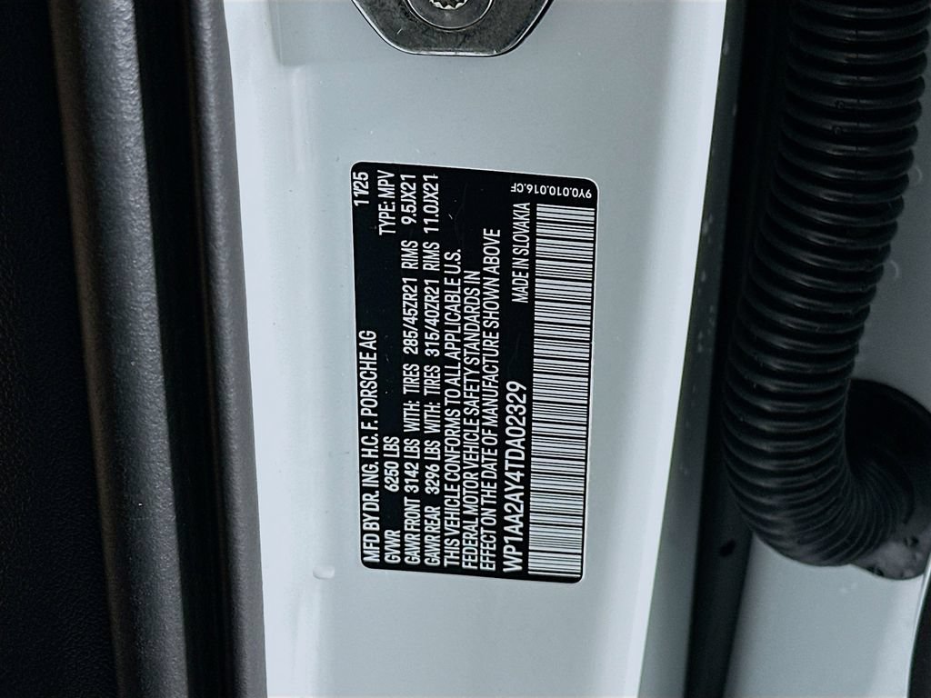 Certified 2026 Porsche Cayenne AWD/4WD image 36