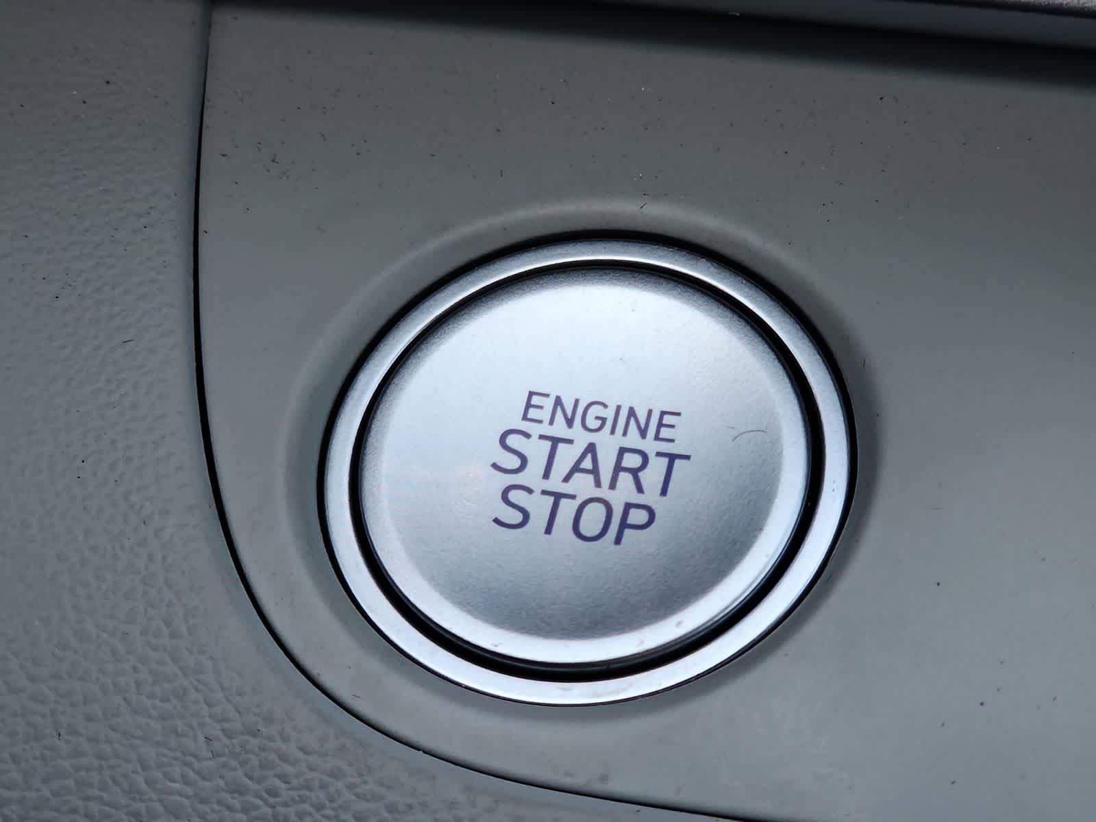 Certified 2025 Hyundai Elantra Limited FWD image 24