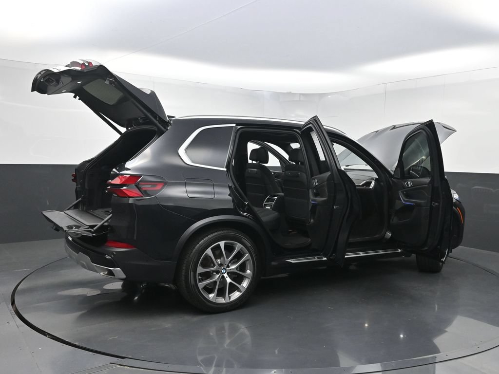 Used 2025 BMW X5 xDrive40i w/ Climate Comfort Package AWD/4WD image 42