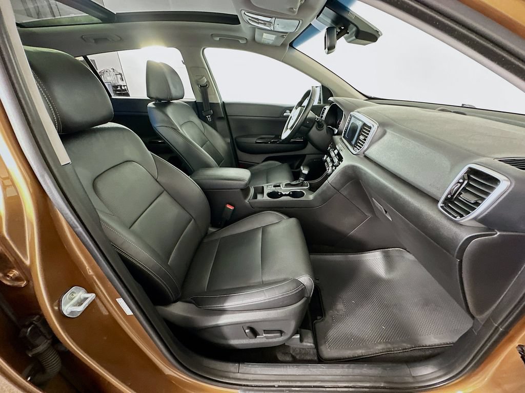Used 2020 Kia Sportage EX w/ EX Technology Package FWD image 29