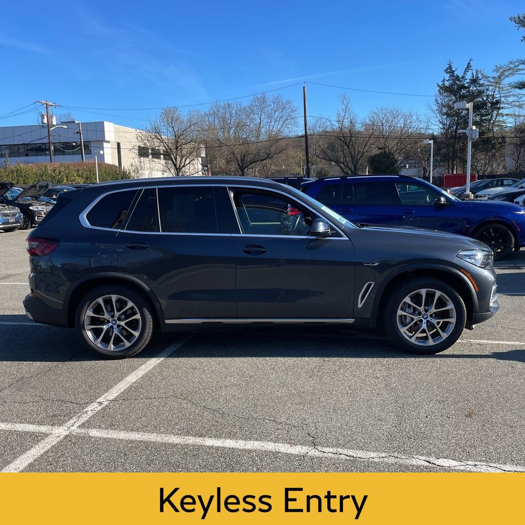 Used 2022 BMW X5 xDrive45e w/ Climate Comfort Package image 6