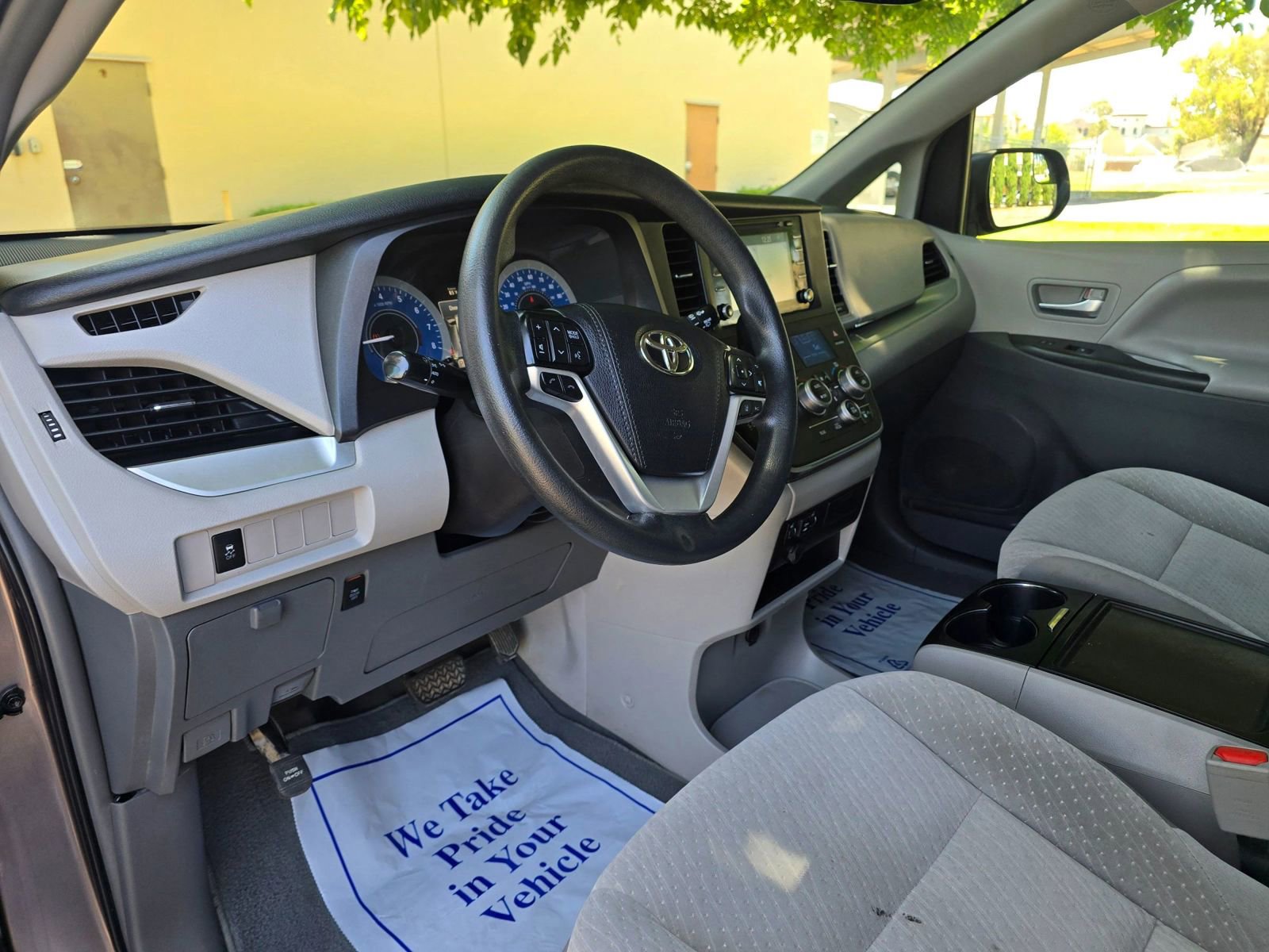 Used 2019 Toyota Sienna LE image 13