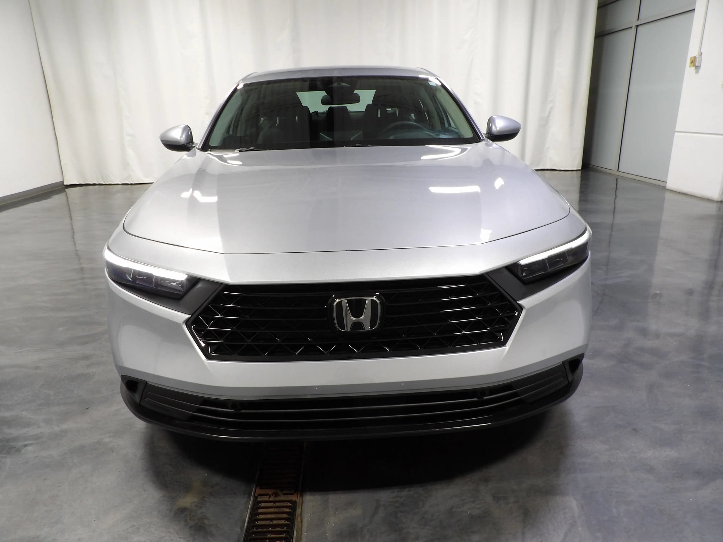 Used 2025 Honda Accord LX image 2
