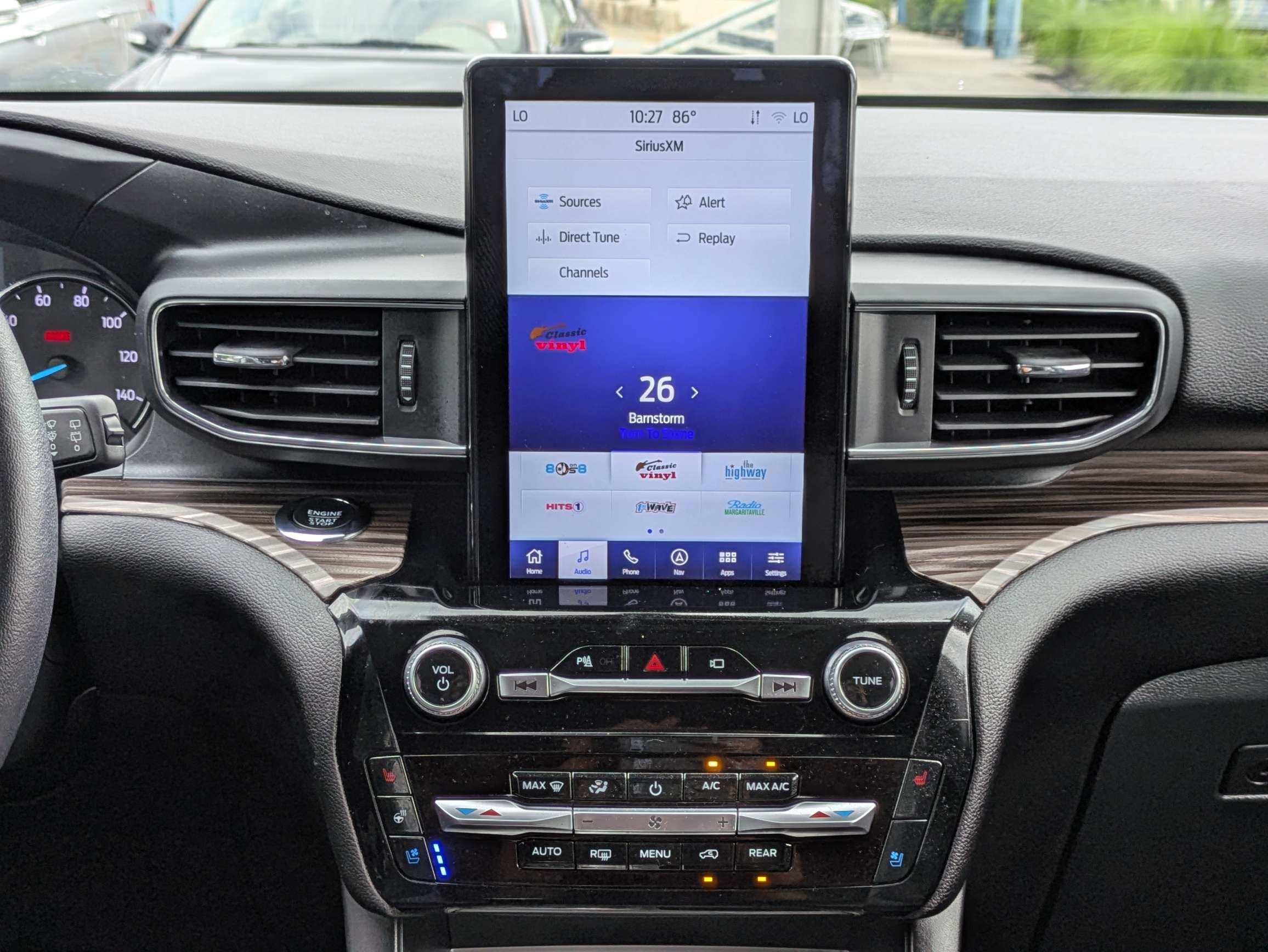 Used 2023 Ford Explorer Limited w/ Limited Technology Package RWD image 22