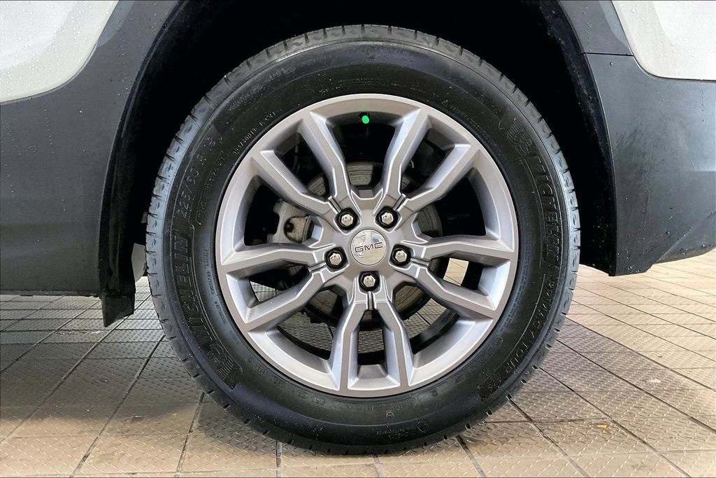 Used 2024 GMC Terrain SLT AWD/4WD image 32