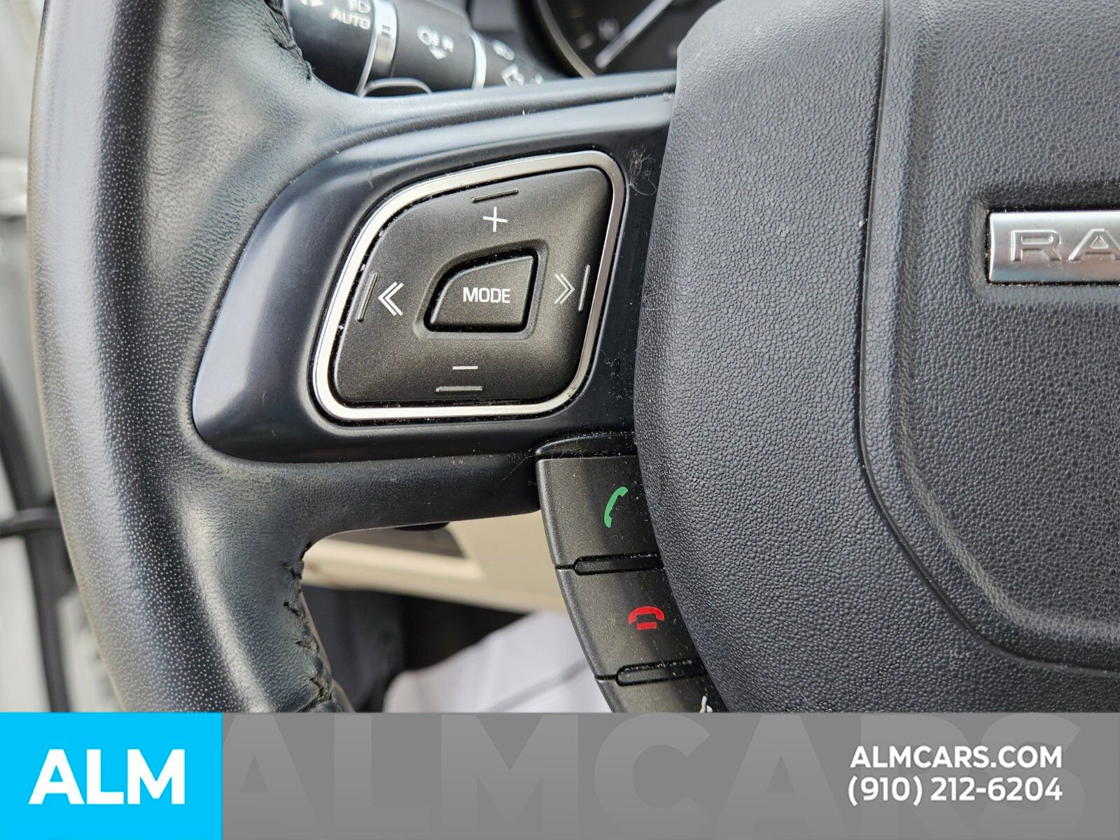 Used 2019 Land Rover Range Rover Evoque SE AWD/4WD image 27