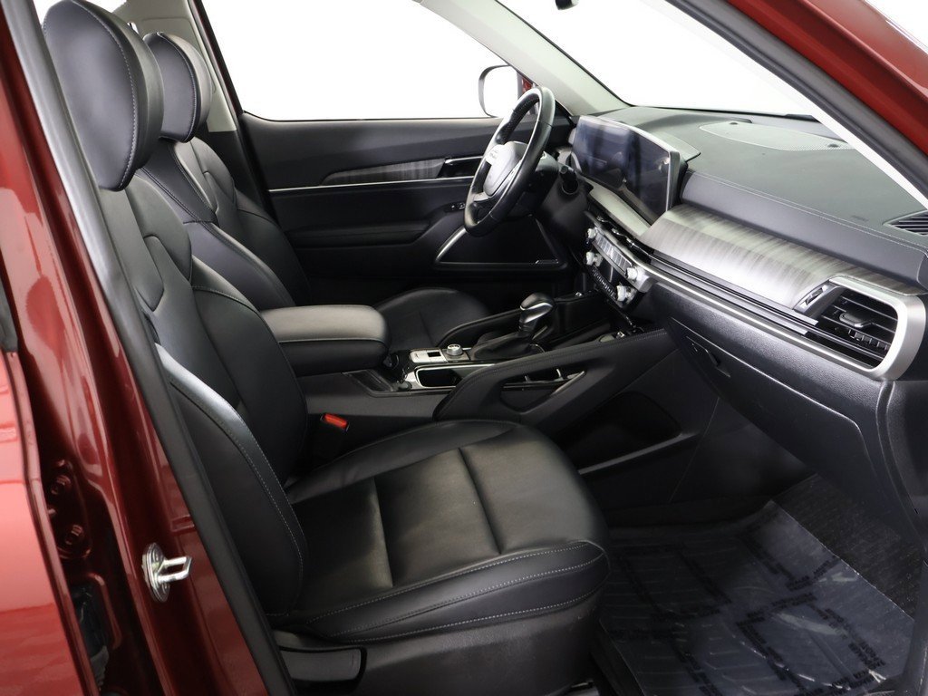 Used 2023 Kia Telluride EX X-Line image 34