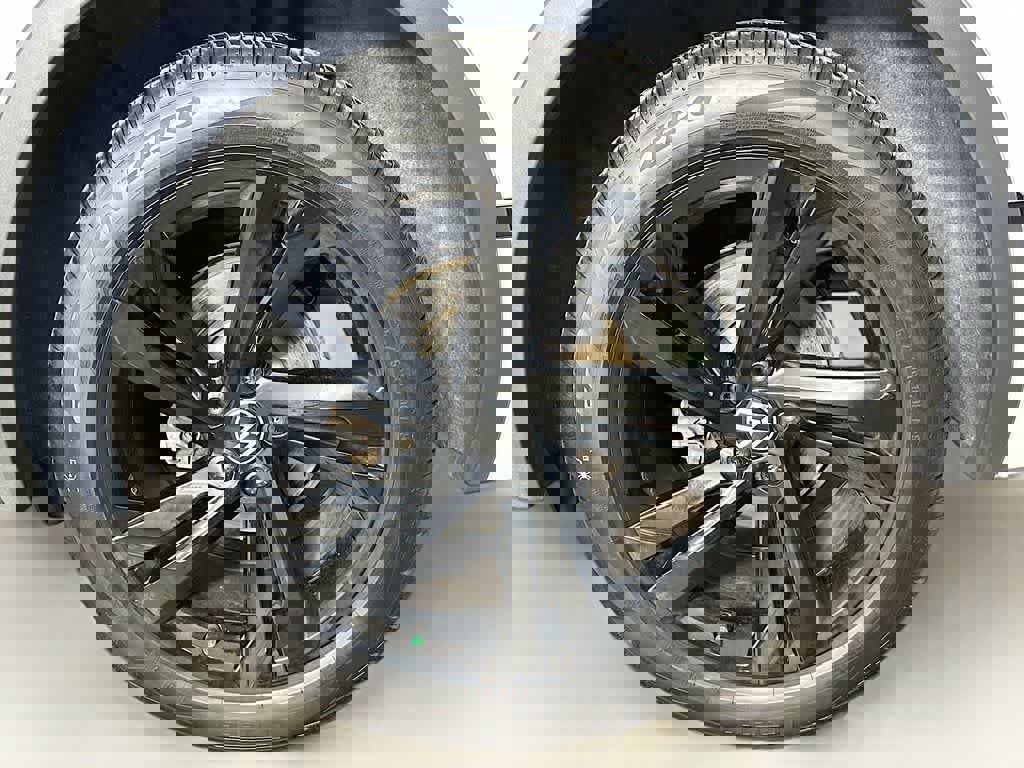 Used 2024 Volkswagen Tiguan SE R-Line image 8