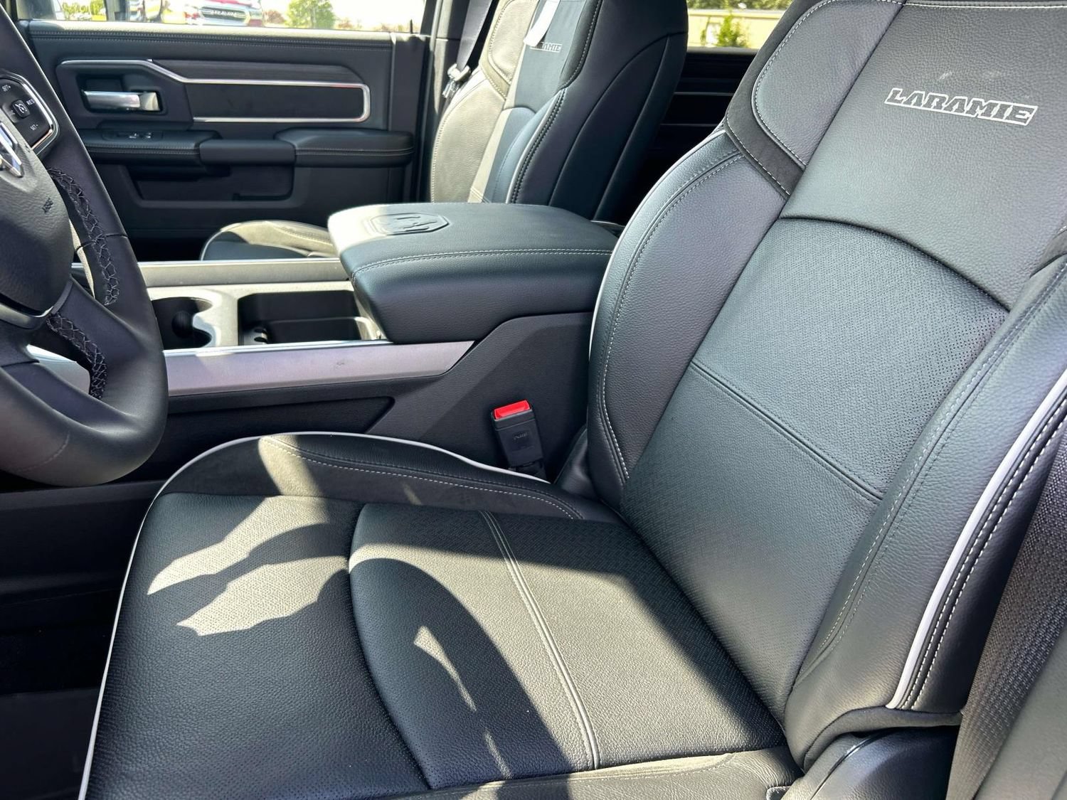 New 2026 RAM 2500 Laramie w/ Night Edition AWD/4WD image 27