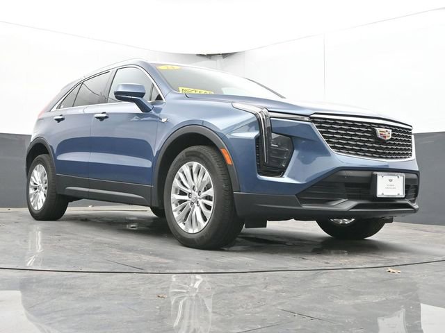 Used 2024 Cadillac XT4 Luxury w/ Cold Weather Package AWD/4WD image 44