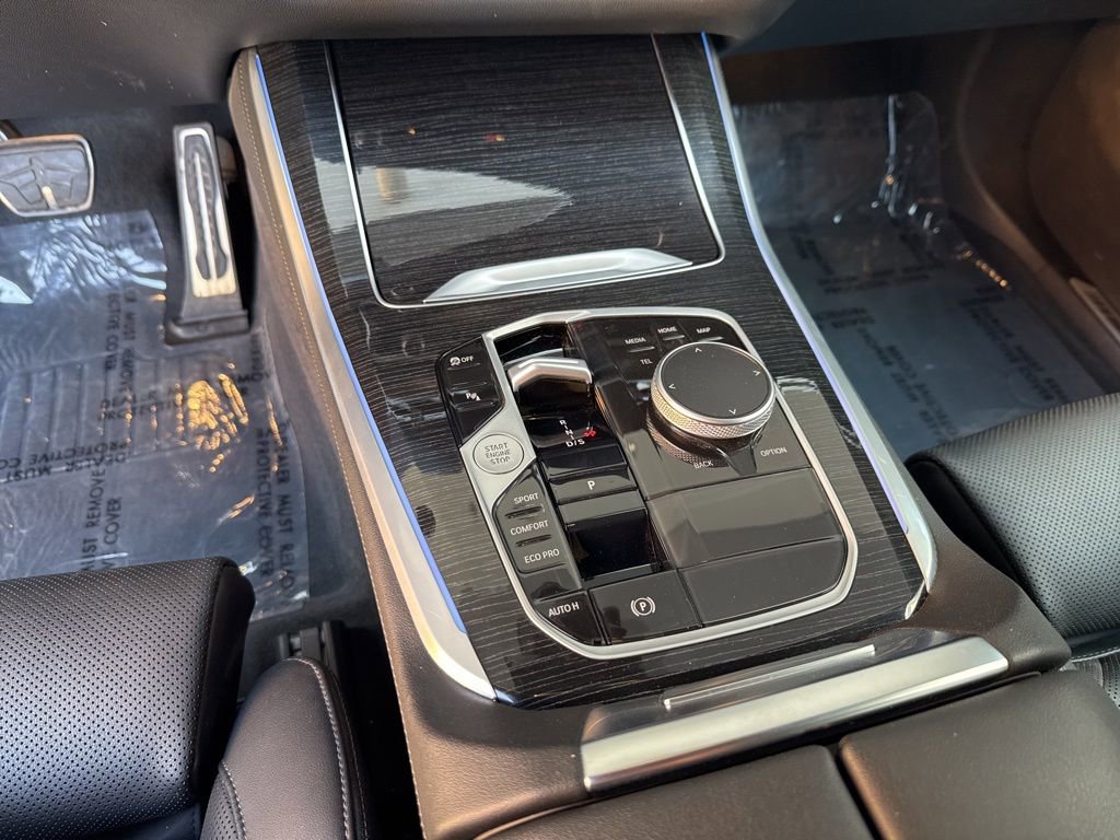 Used 2024 BMW X5 sDrive40i w/ M Sport Package RWD image 12