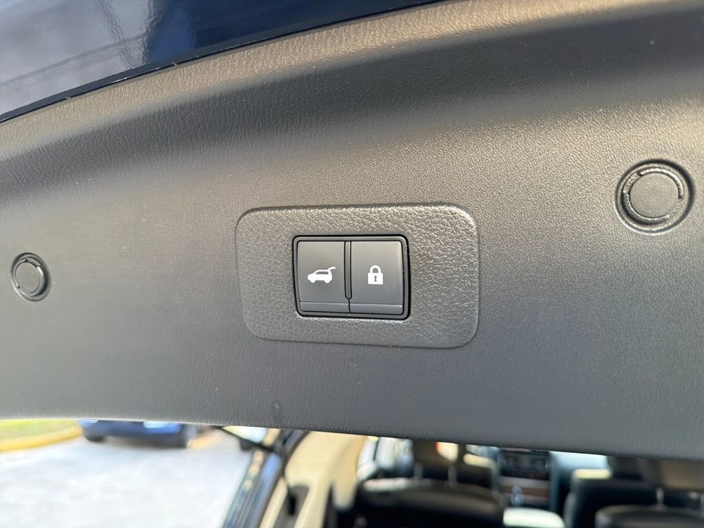 Used 2024 Nissan Armada SL w/ Captain's Chairs Package image 37